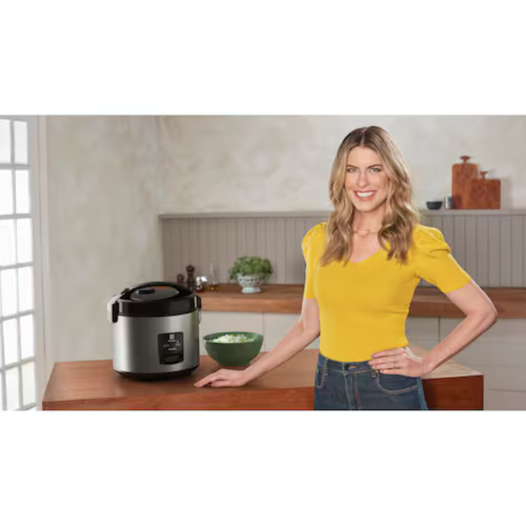 Panela Elétrica de Arroz Electrolux Efficient ERC20 por Rita Lobo com Trava de Segurança 3,5L – Inox e Preta - Panela Elétrica de Arroz Electrolux Efficient 3,5L - Imagem 9