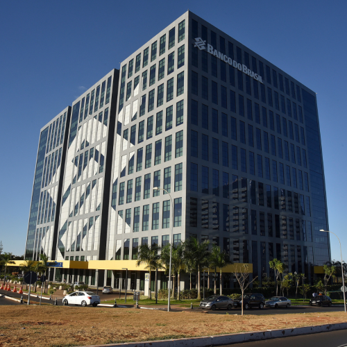 Banco do Brasil registra queda de 60 % no lucro e corta dividendos