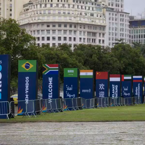 Cúpula dos BRICS aprova governança global de IA